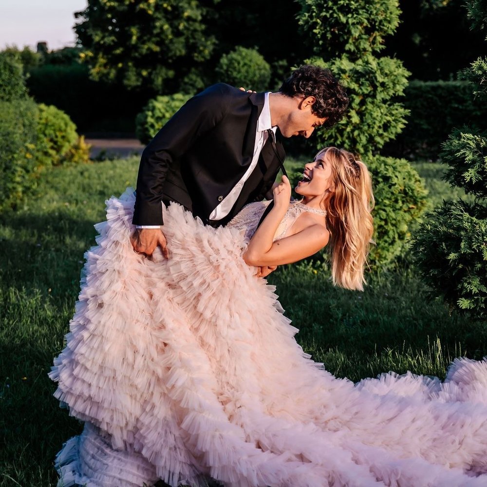 Garden dip in blush ruffles