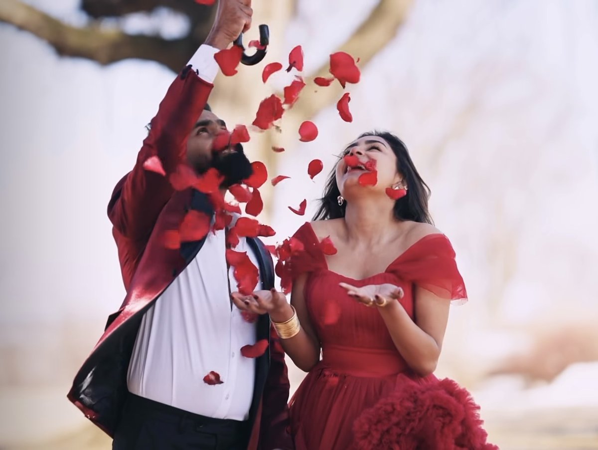 Rose petal toss